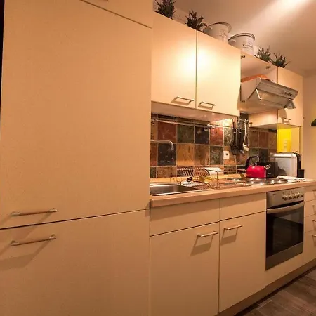 Am Kleinen Bootshafen Apartmán Äschach